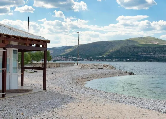Apartman Attractive In Slatine