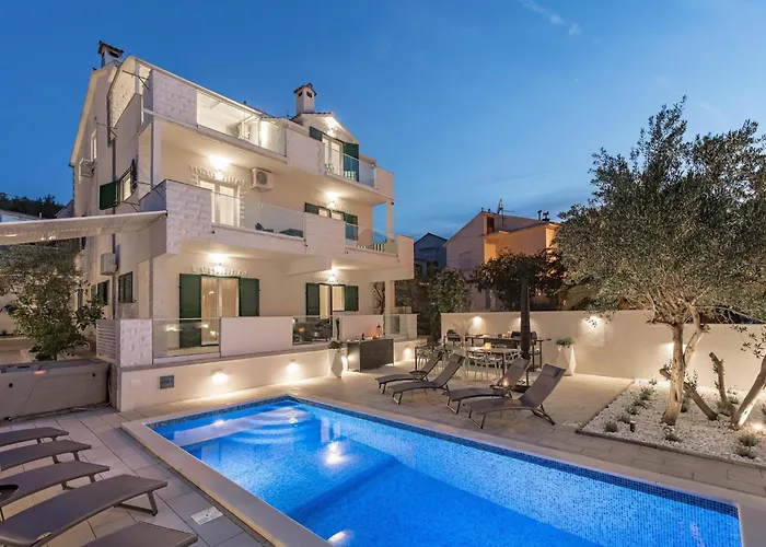 Apartment Attractive In Slatine