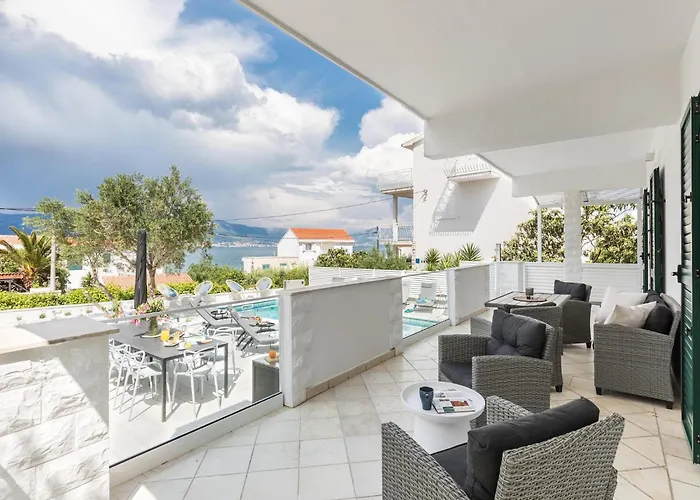 Apartment Attractive In Slatine *