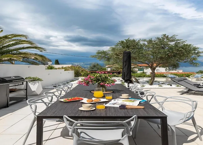 Attractive In Slatine Apartment Trogir